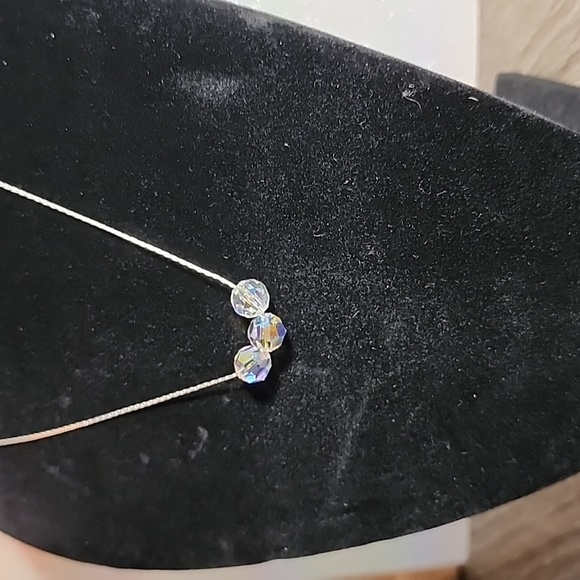Simple and elegant necklace . Goes well with everything 😀! - Picture 2 of 2